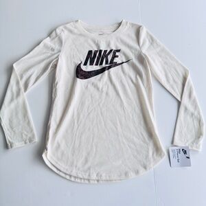Nike Girls Long Sleeve Curved Hem T-Shirt Putty Size 6 NWT NEW